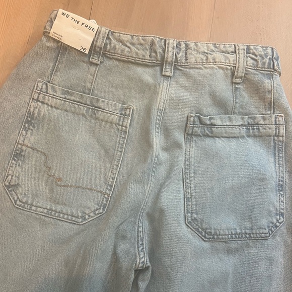 We The Free Blue Boyfriend Jeans Relaxed Fit - Picture 5 of 6